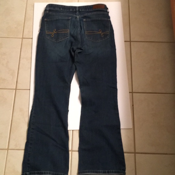 Denizen From Levi’s boot cut jeans. - Picture 2 of 7